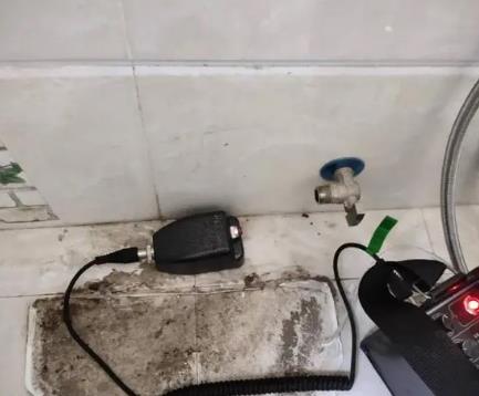 石台屋顶漏水维修公司分享下卫生间漏水的危害及解决方法